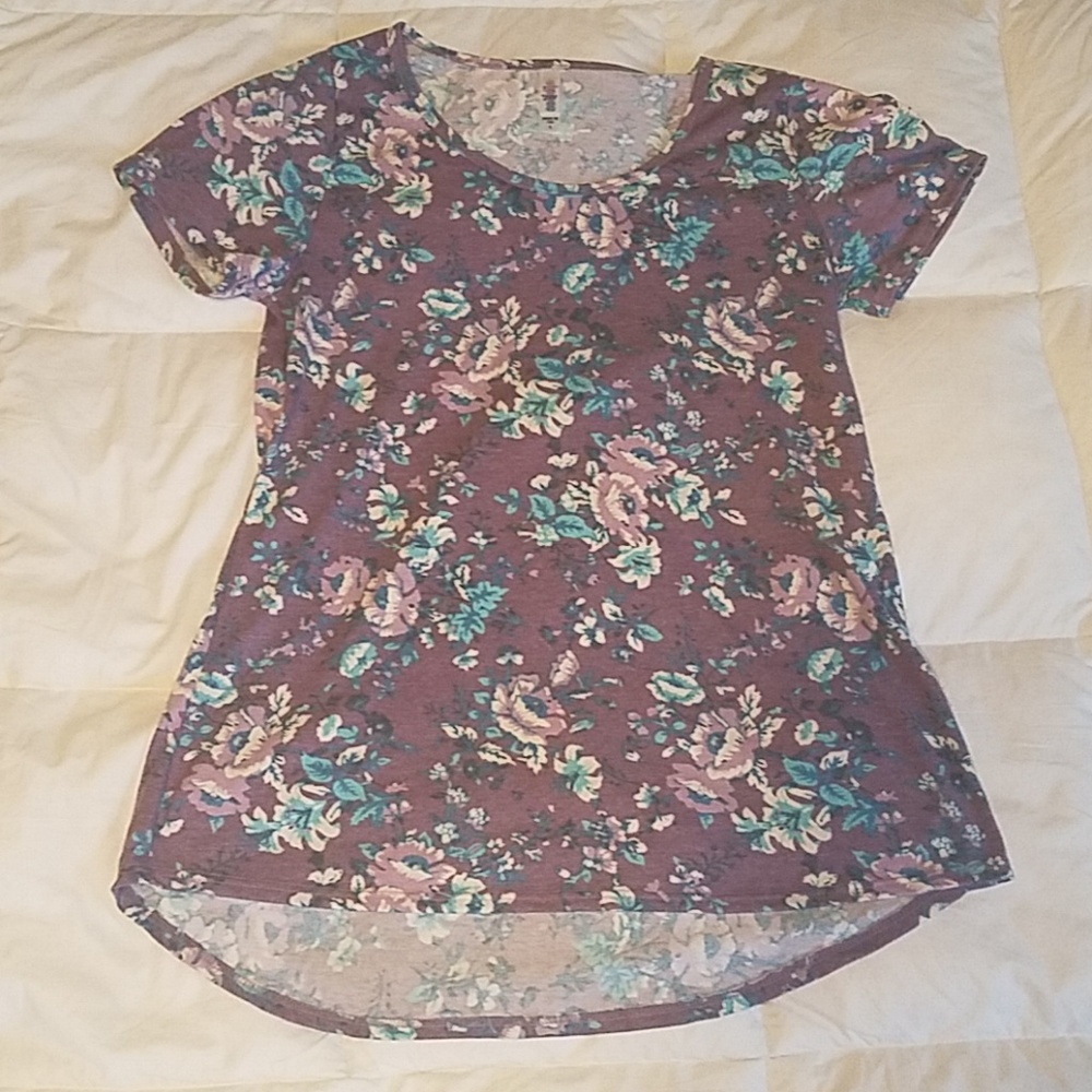 EUC Lularoe Classic T